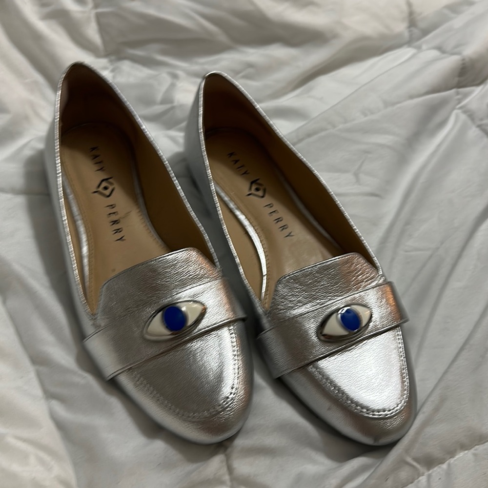 Katy Perry flats size 8.